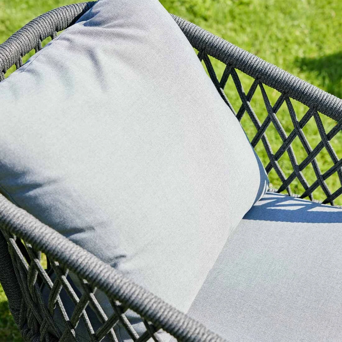 Interliving 7004 Armlehnstuhl Aluminium/Polypropylen Anthrazit/Grau 3 Interliving 7004 Armlehnstuhl Aluminium/Polypropylen Anthrazit/Grau - Image 3