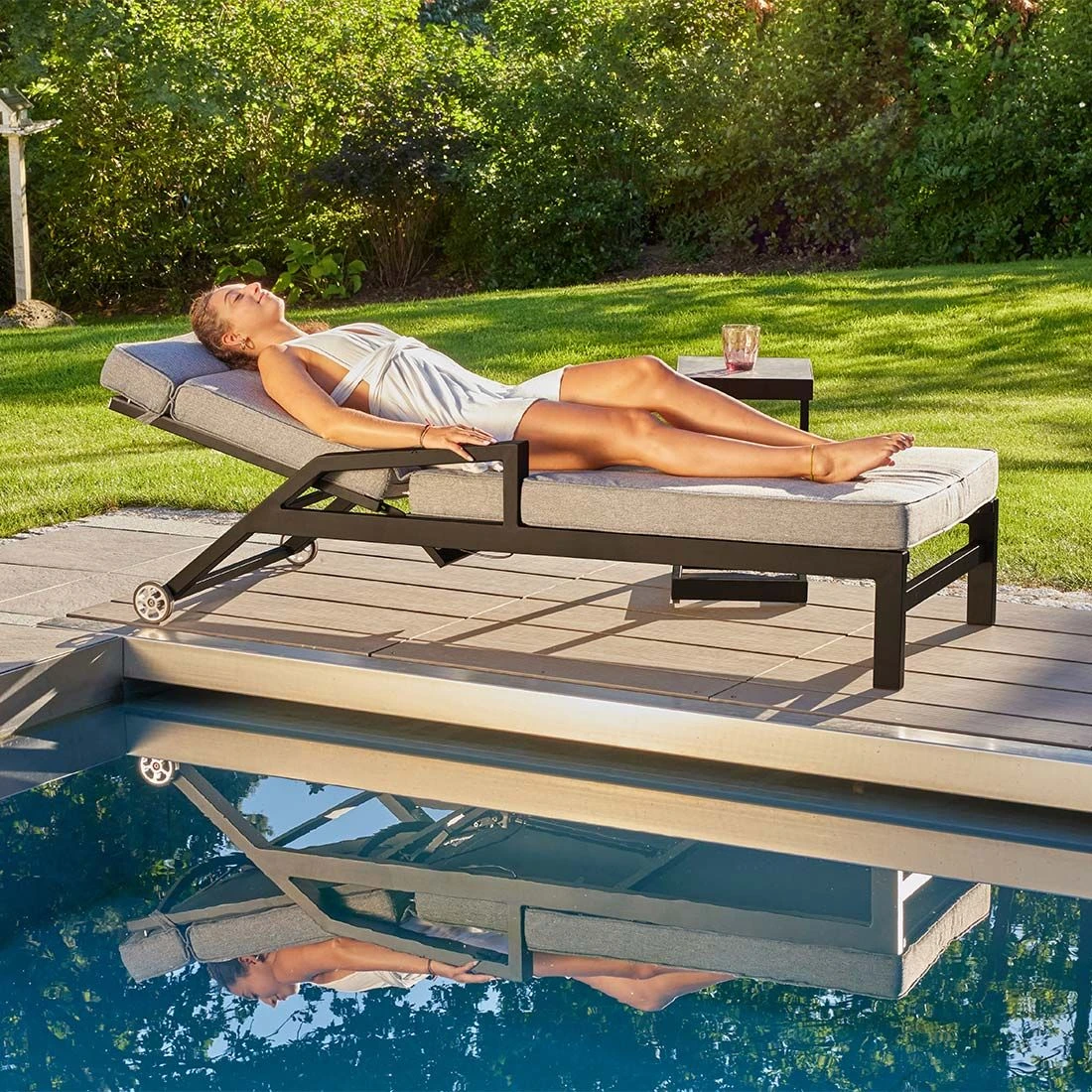 LC Garden Sondrino Gartenliege Aluminium/Textilene Schwarz-Matt/Silber 2 LC Garden Sondrino Gartenliege Aluminium/Textilene Schwarz-Matt/Silber - Image 2