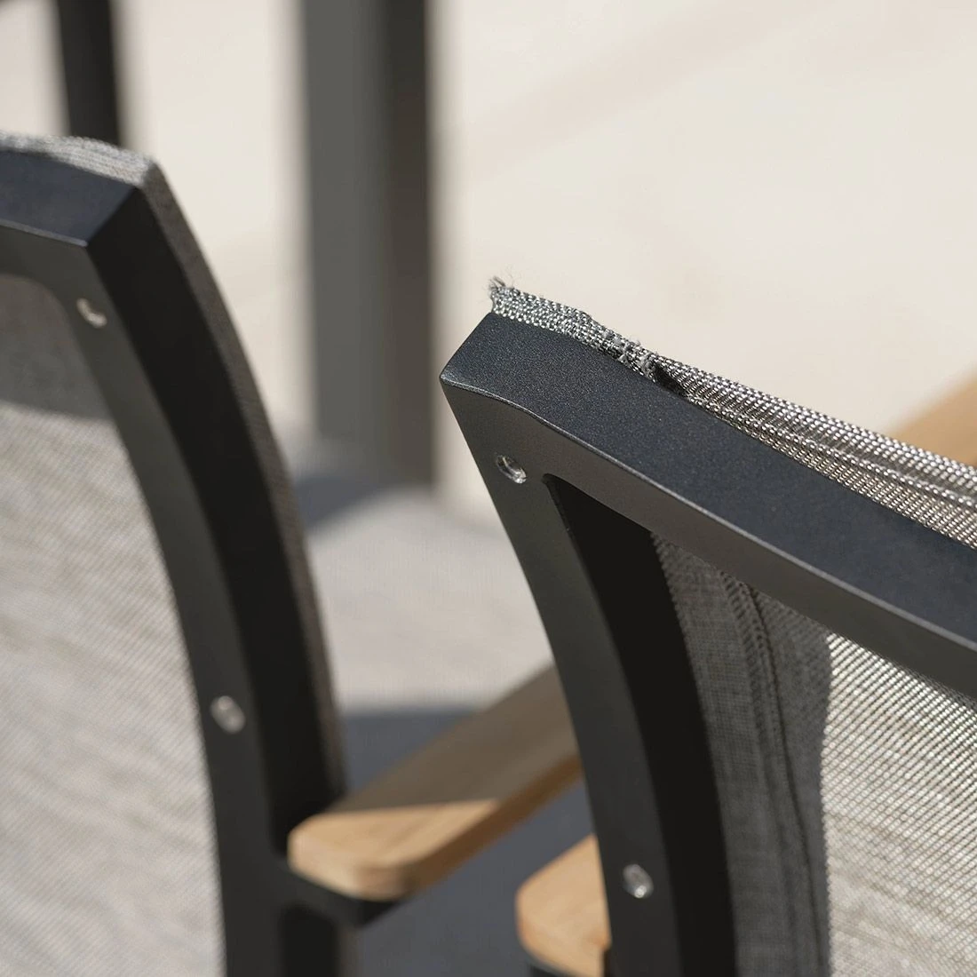 Stern Tilo Dining Stapelsessel Aluminium/Textilene Schwarz Matt/Leinen Grau 9 Stern Tilo Dining Stapelsessel Aluminium/Textilene Schwarz Matt/Leinen Grau - Image 9